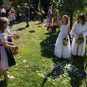 Fronleichnam unter schönem Himmel